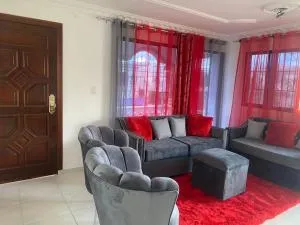 Heart of DR, 20 Min from Airport - Juan López