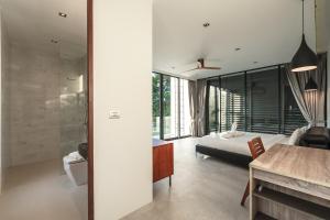 V158 9BR Tennis On prestigious Phuket Country Club