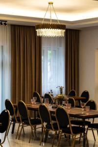 Hotel i Restauracja „KRISTAL”