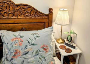 The Bath House cosy &luxe garden Cottage near CBD