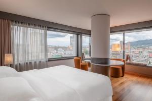 Junior Suite with Club Lounge Access room in Sheraton Zürich Hotel