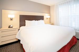 Two-Bedroom Suite room in TownePlace Suites Rochester