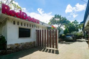 RedDoorz Plus near Adisucipto Airport 2