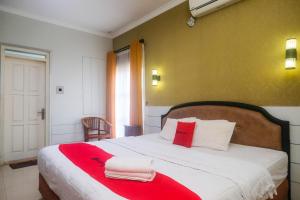 RedDoorz Plus near Adisucipto Airport 2