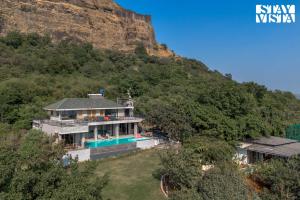 StayVistas Esperanza - Mountain-Side Retreat with Infinity Pool, Gazebo & Indoor-Outdoor Activities