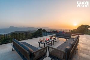 StayVistas Esperanza - Mountain-Side Retreat with Infinity Pool, Gazebo & Indoor-Outdoor Activities