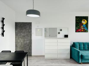 White 1-bdr apartment Agyos Tychonas