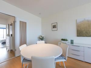 Cozy 1-Bedroom Apartment with Sea View