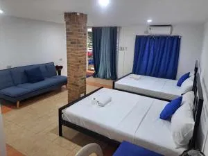 Arthur Holiday Inn - 董索