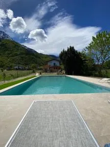Villa Carlotta Rossa - Holiday Home with garden and pool - Delebio