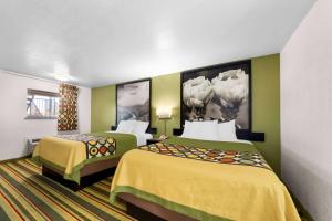 Queen Room with Two Queen Beds - Non-Smoking room in Super 8 by Wyndham Pleasanton