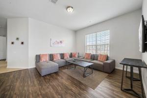 4816 Cayview Avenue 407