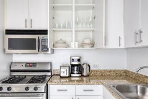 Tribeca Studio w Gym Indoor pool NYC-184