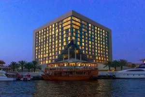 Sheraton Dubai Creek Hotel & Towers - Barāḩah