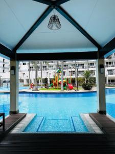 1232A Near MOA and Airport Pool View Balcony