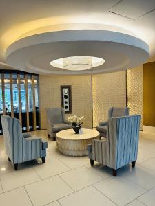 729A Near MOA and Airport PoolView Balcony