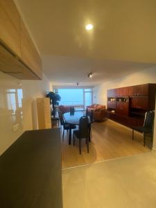 Beautiful 2-bedroom apartment on the 8th floor with direct sea view T44