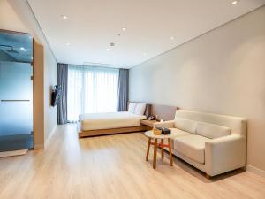 Jeju Attirance Hotel & poolvilla