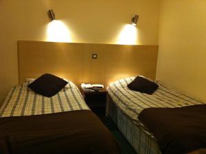 Superior Twin En-suite Room room in The Gatwick White House Hotel