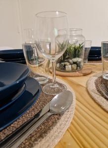 Appartements Caprices des vagues - A 300 m de la plage et a 4 kilometres de Nausicaa, Place de parking privee, Eau douce, Netflix, Primes Video, Wifi haut debit : photos des chambres