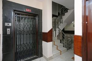 Hotel O Gold Palace