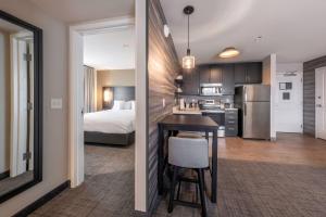 1 Bedroom Suite, 1 King, Sofa bed room in Residence Inn by Marriott Richmond at the Notch