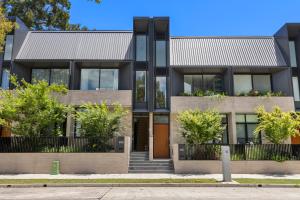 Perfect Vacation Home w Terrace & Private Garage