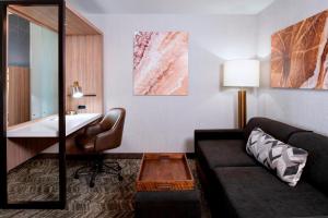 Queen Suite room in SpringHill Suites by Marriott Grand Rapids West
