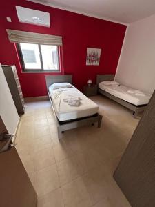 Swieqi sunny central airy quiet Apartment in Malta