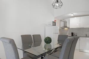 Poolside Villa Sereno