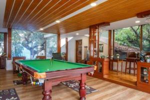 Rangmahal by StayJade Projector Jacuzzi & Pvt Pool