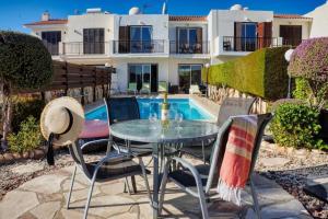 H&O SUNRISE VILLA IN Coral Bay!