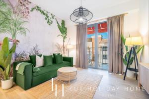 LUX The La Mer Infinity View- Luxury Boho Suite 2