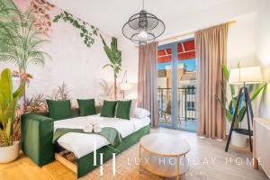 LUX The La Mer Infinity View- Luxury Boho Suite 2