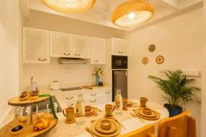 ELIVAAS House of Neptune 1 BHK Cottage on the Beach & Famous Cafes, Restros - Morjim