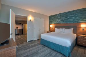 One-Bedroom Suite room in TownePlace Suites by Marriott Miami Airport