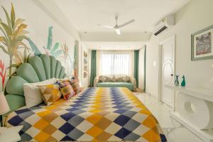 Emerald 3 BHK Penthouse with Pvt Jacuzzi by tisyastays