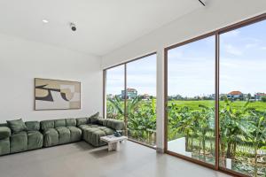 Villa Hijau with 3 BR and Rooftop in Center of Berawa