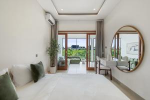 Villa Hijau with 3 BR and Rooftop in Center of Berawa