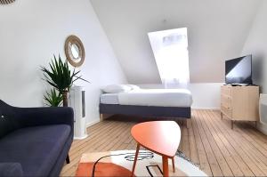 Loft lumineux très spacieux - Parking gratuit