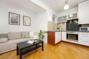 Stylowy Apartament dla 6 Osób z Parkingiem by Noclegi Renters - 马尔基