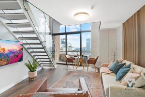 KozyGuru | Darling Harbor | 200° View Stylish Loft