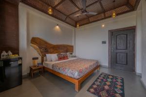 SaffronStays Raanwaara Luxe - 2BR villa with dual balcony jacuzzis, infinity swing & private waterfall, luxurious escape