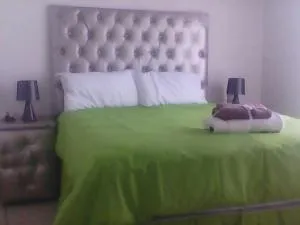 Day & Night Guestrooms - Boschjeskop