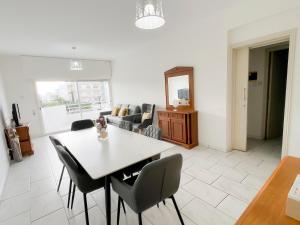 Samos City Center, 2BR Sleeps 4