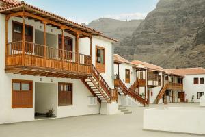 Home2Rest at Los Gigantes - 1 min to beach, restaurants, city center - 1bdr