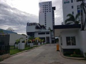 803 - Quiet Condo in City Centre