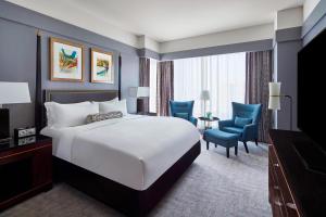 Parlor Suite, 1 Bedroom Suite, 1 King, Sofa bed room in The Ritz-Carlton Charlotte