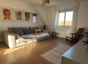 3 Zimmer-Küche-Bad Wohnung im Dachgeschoß eines kernsanierten 3 Familienhauses