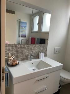 Private Studio with garden & free parking